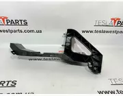 Кріплення опору фари Tesla Model S Plaid, 1643511-00-B